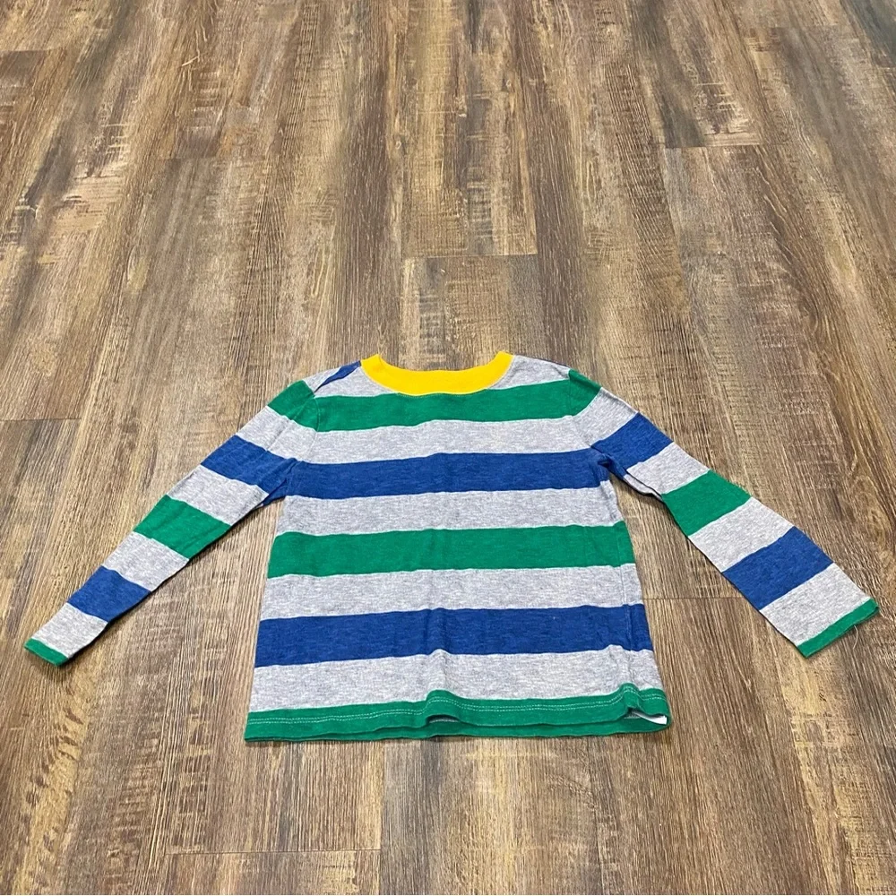 Old Navy Kids Graphic and Striped T-Shirts Set Of 3‎ Long And Short Sleeve 5T